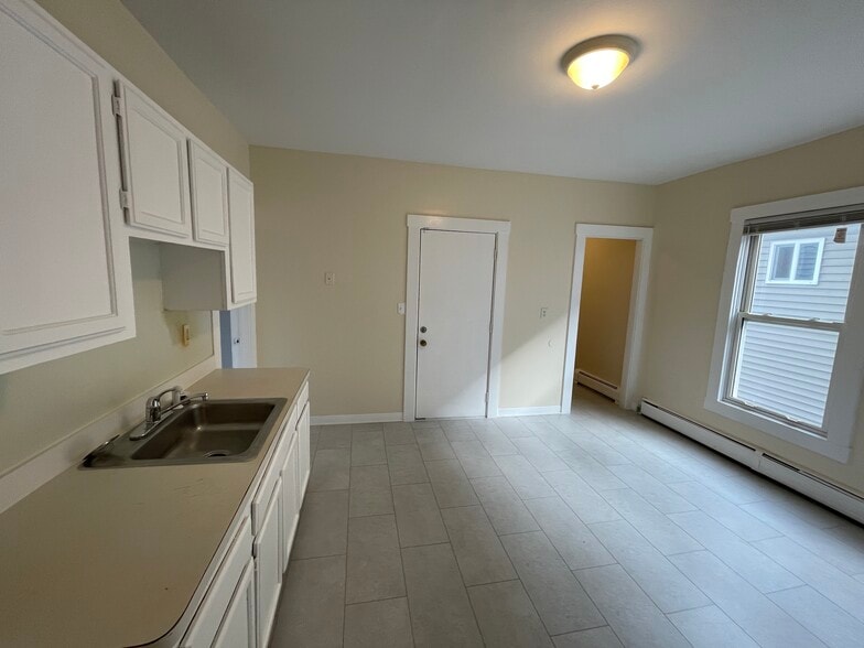 Building Photo - 327 Greenwich Ave