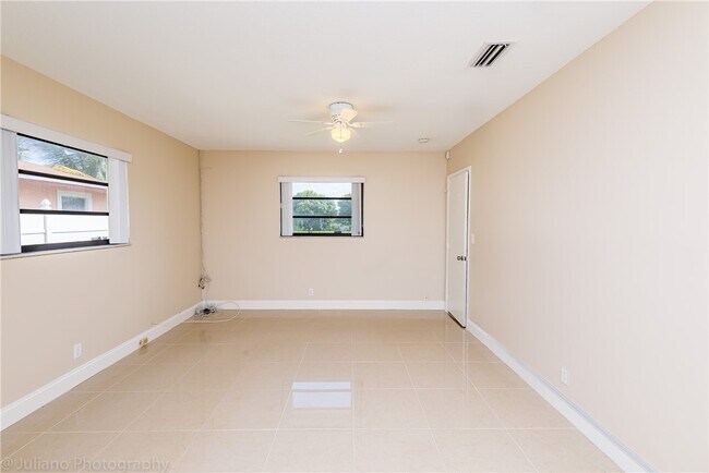 Building Photo - 5051 N Hwy A1A