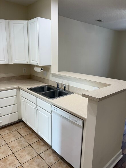Building Photo - 2984 Sugarberry Ln