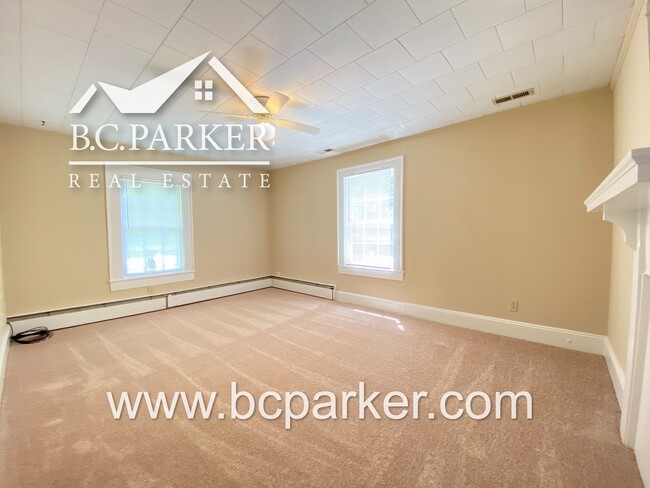 Building Photo - 2 Bedroom, 1 Bath - Apartment