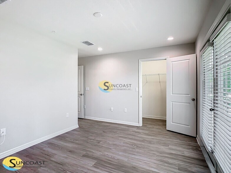 Building Photo - 3821 SW 43rd Ct