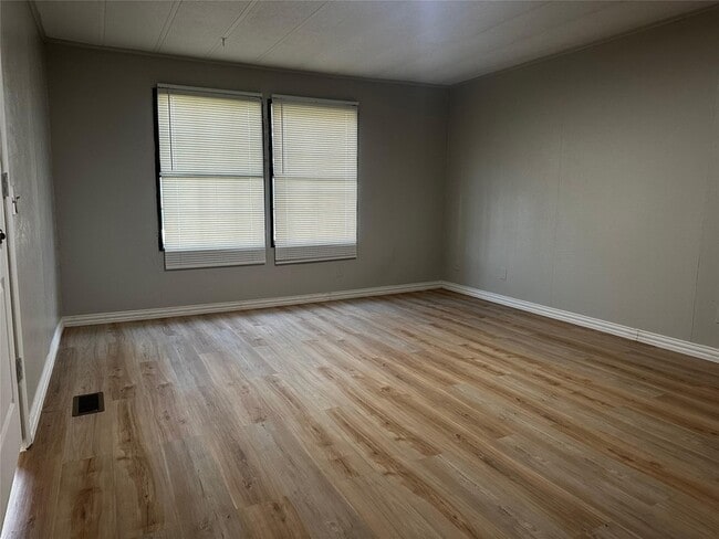 Building Photo - 7433 Grubbs Rd