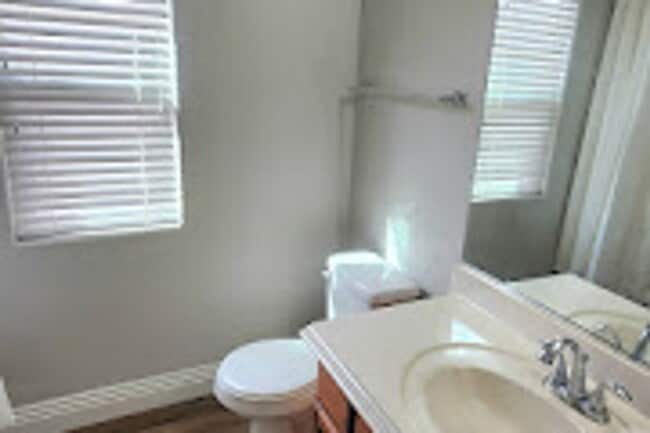 Building Photo - 4 bedroom in gated community