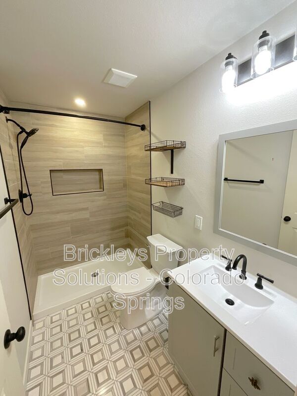 Building Photo - 7227 Berrybrook Ln