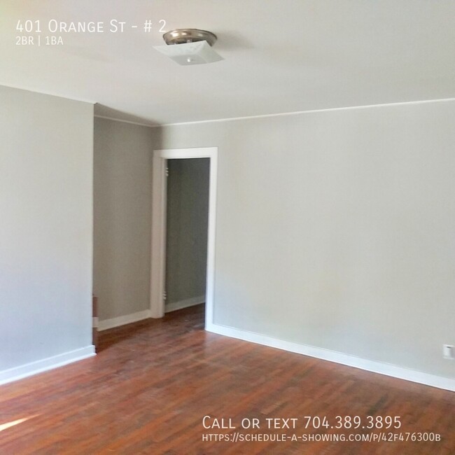 Building Photo - Updated Apartment 2 Bedrooms, First Floor ...