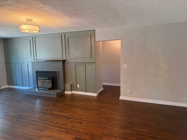 Building Photo - 1331 G St