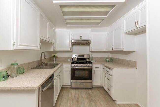 Building Photo - Denny Avenue Apartments
