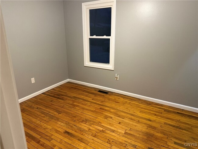 Building Photo - 103-105-105 Drexler St