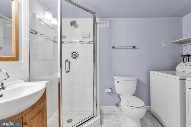 Building Photo - 3011 S Buchanan St