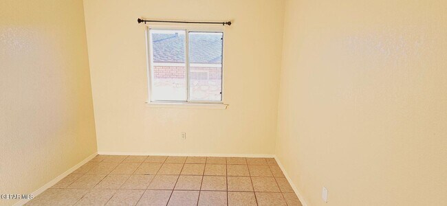 Building Photo - 3901 Van Buren Ave