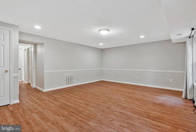 Building Photo - 6401 Old Scotts Ct