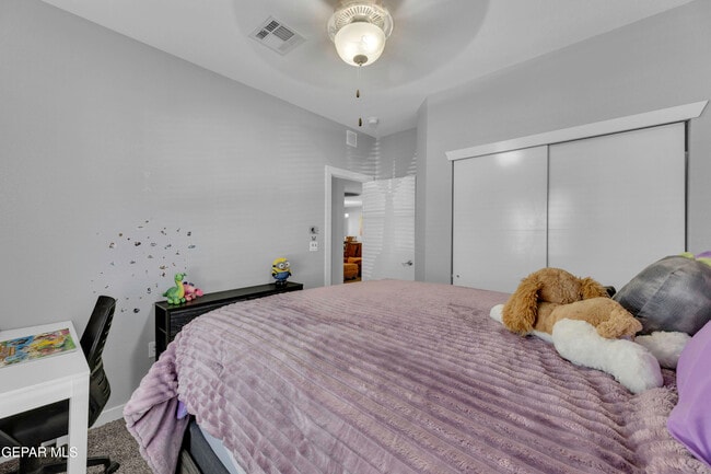 Building Photo - 12631 Mark Twain Ave