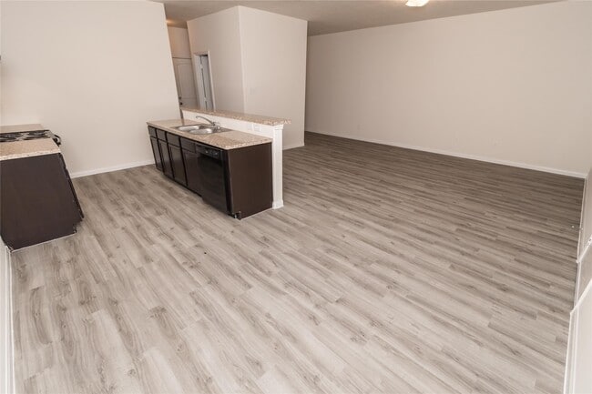 Building Photo - 6247 Brenwood Cir