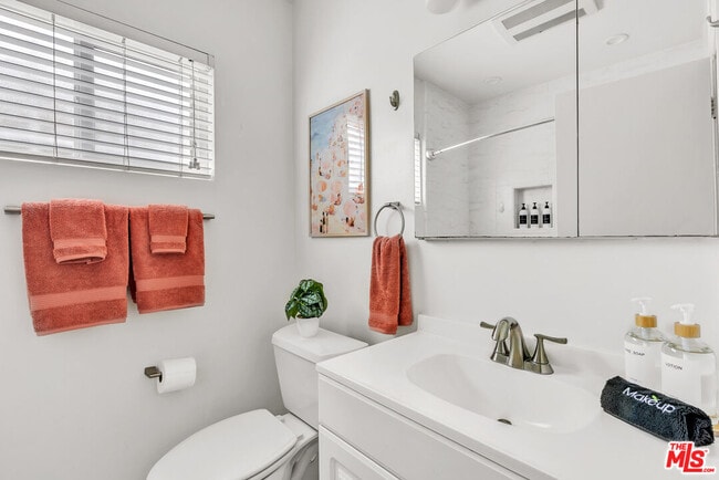 Building Photo - 15006 Burin Ave