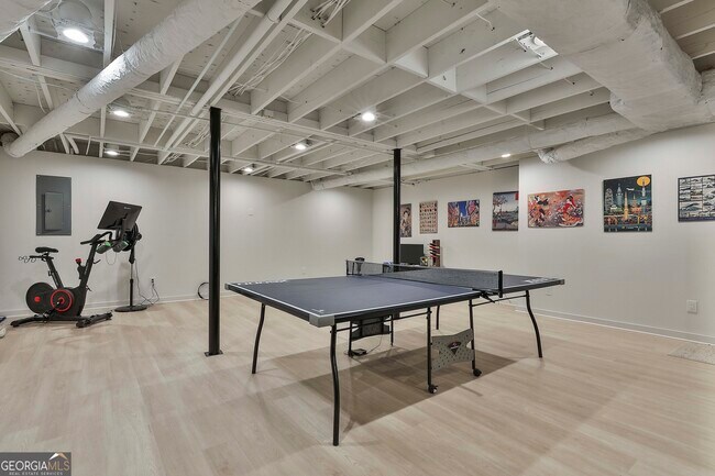 Building Photo - 115 Rolling Green