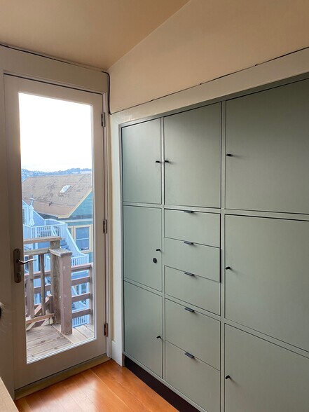 kitchen - 940 York St