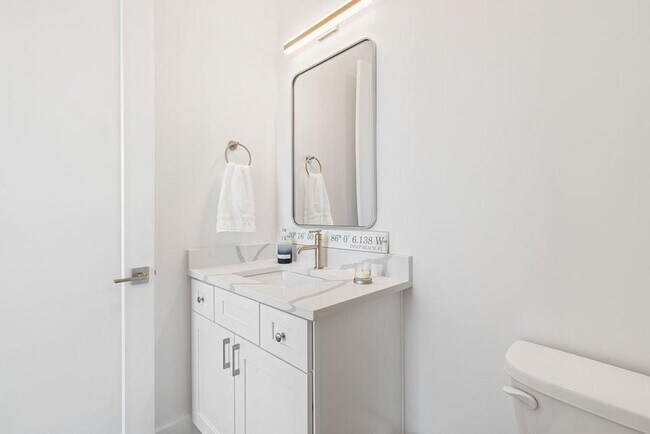 Building Photo - 24 Annabella St