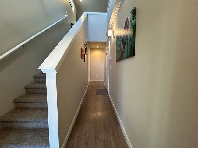 Building Photo - 3 Bedroom 2 Bath Home in Cordata with Garage