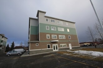 Building Photo - Top Floor 2 Bedroom Condo!