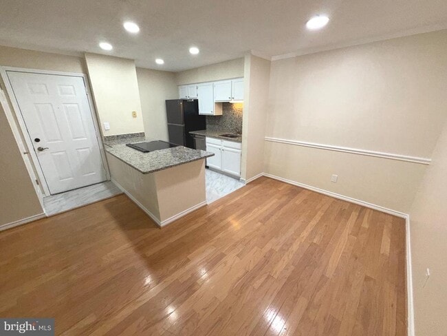 Building Photo - 1534 Lincoln Way