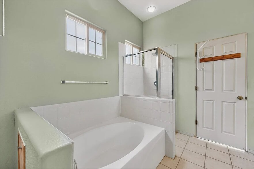 Building Photo - 4401 Autumn Leaf Ln
