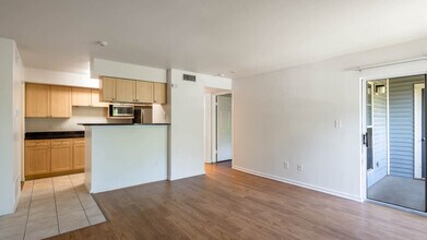 Building Photo - Lincoln Heights