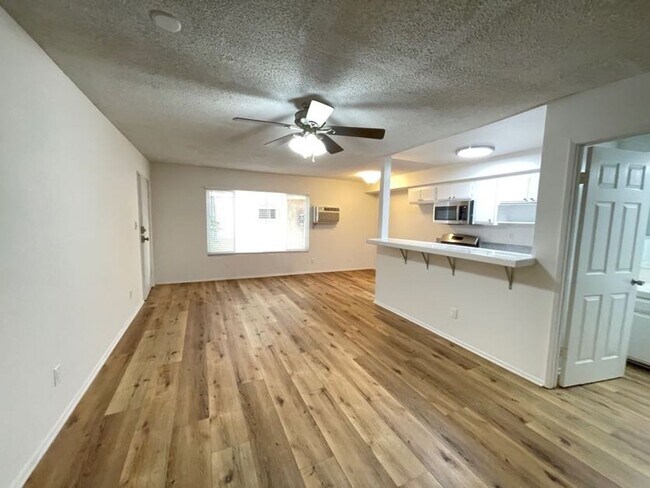 Interior Photo - 5708 Tujunga Ave