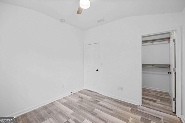 Building Photo - 4228 Laurel Creek Ct SE