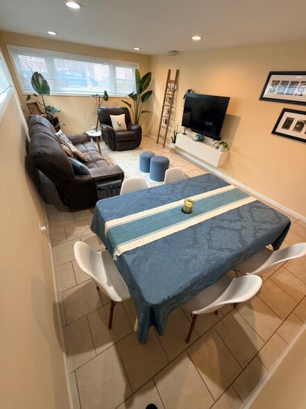 Living + dining room - 5061 W Eddy St