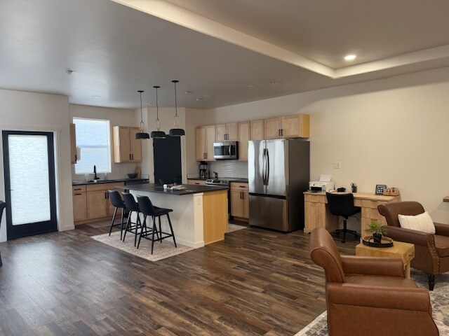 Building Photo - 2746 Storm Ave