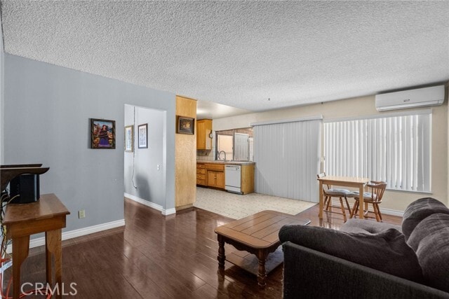 Building Photo - 663 Eston Pl