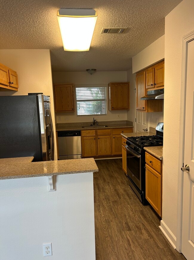 Building Photo - 67 Voda Ct