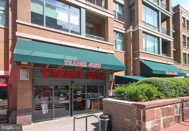 Building Photo - 2425 L St NW