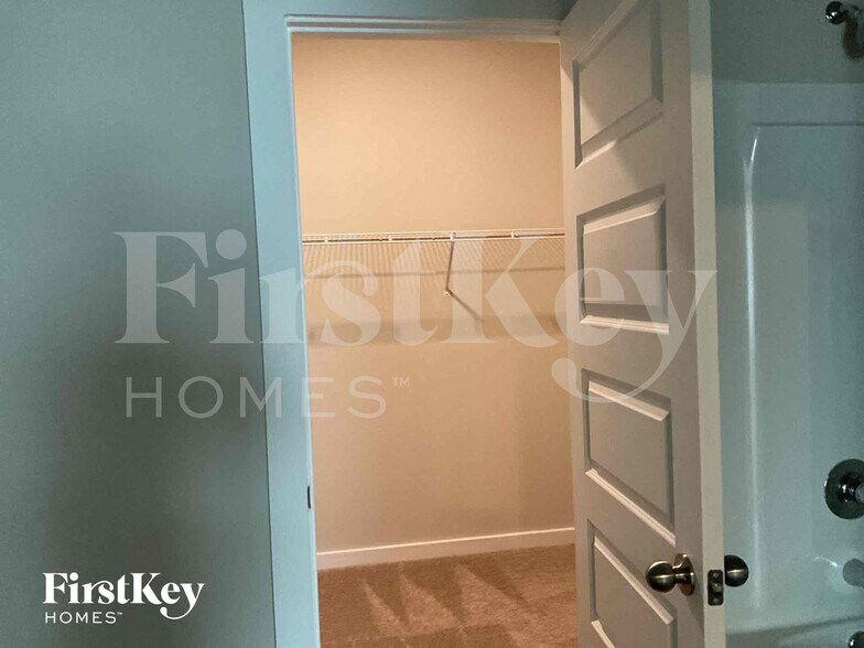 Building Photo - 145 Avalon Wy