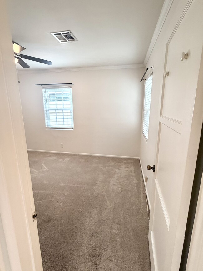 Building Photo - 327 Lima St