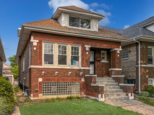 Building Photo - 1634 S Harvey Ave