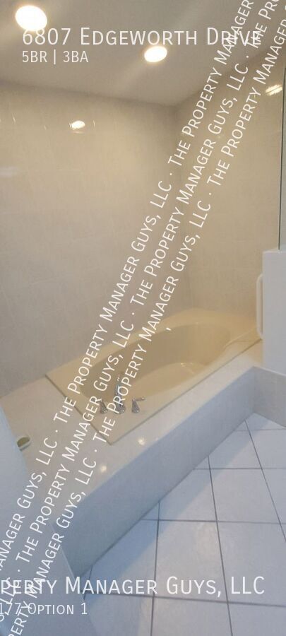 Building Photo - 6807 Edgeworth Dr