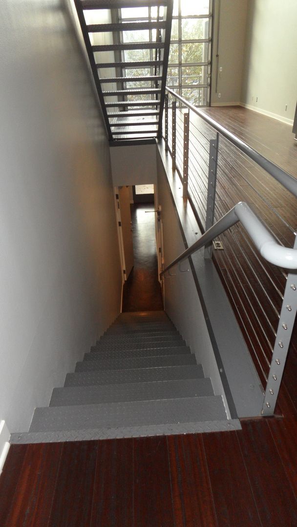 Building Photo - Office Space Living 2 BR 2.5 BA Attached 2 Car Garage