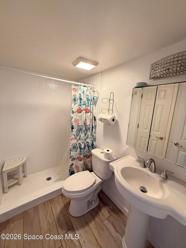 Building Photo - 1540 Riverside Dr