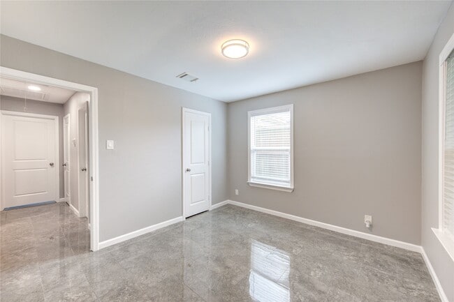 Building Photo - 4545 Bricker St