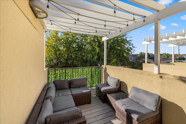 Building Photo - 502 S 15th St