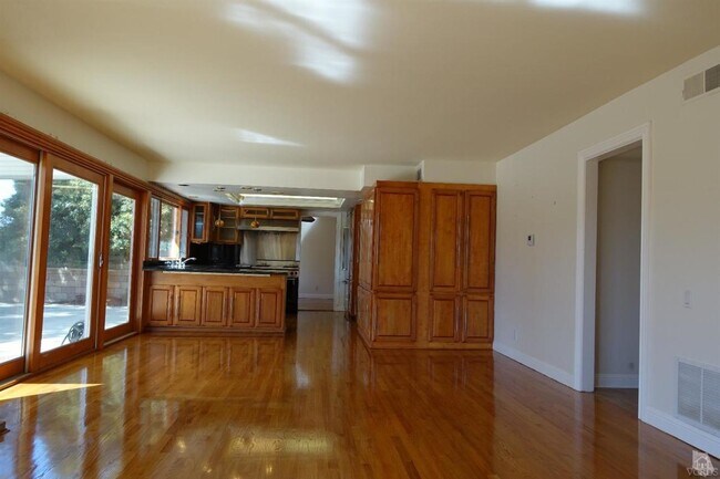 Building Photo - 2623 Velarde Dr