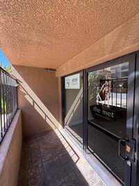 Building Photo - Modern 1BD/1BA Condo at The Met Warner Center! Ready for Move-In!
