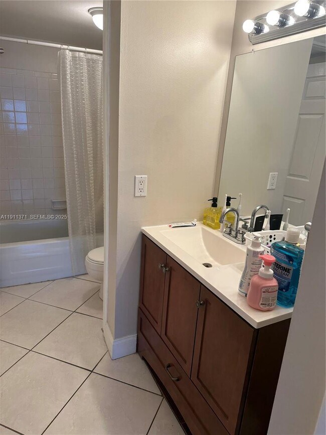 Building Photo - 3113 S Ocean Dr