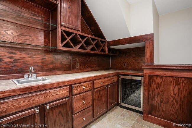Building Photo - 41656 Steinbeck Glen