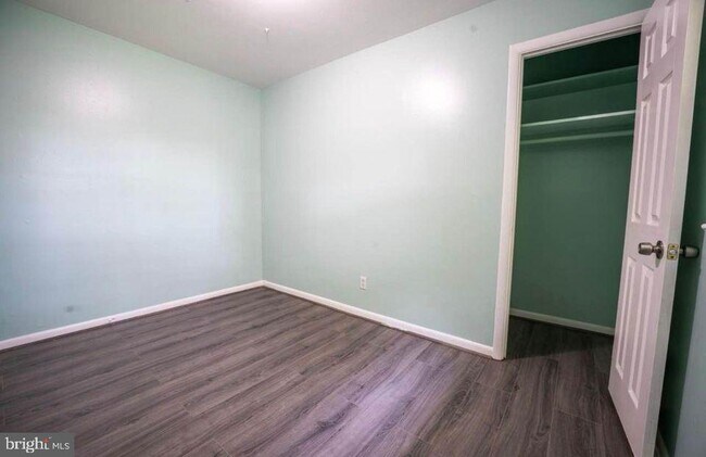 Building Photo - 5703 Kennedy St