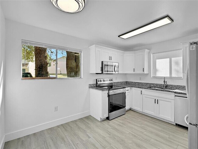 Building Photo - 4126 Plantation Cove Dr