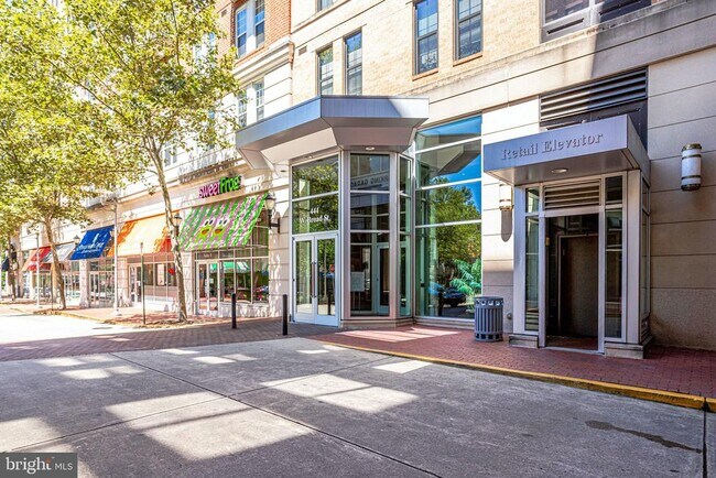 Building Photo - 444 W Broad St
