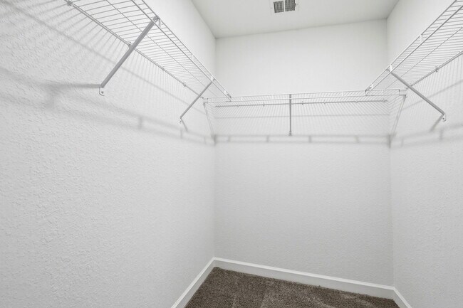Building Photo - 208 Ryker Rd E