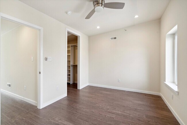 Building Photo - 1826 W Montgomery Ave